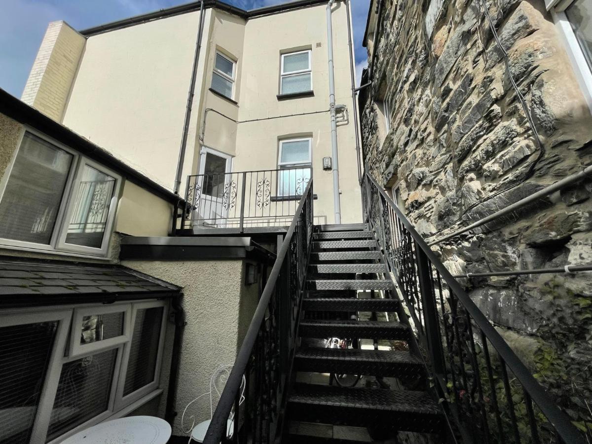 Flat 2, Ty Newydd Apartment Barmouth Exterior photo